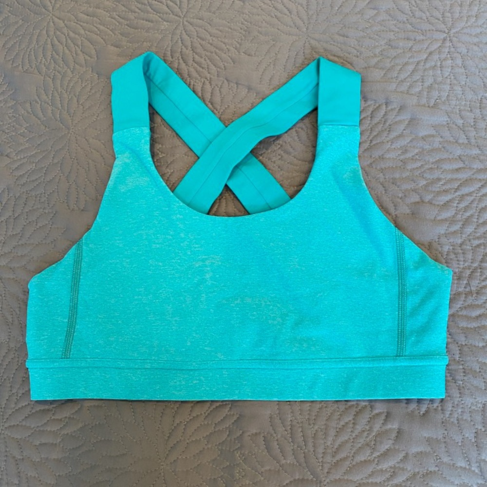 Lululemon sports bra